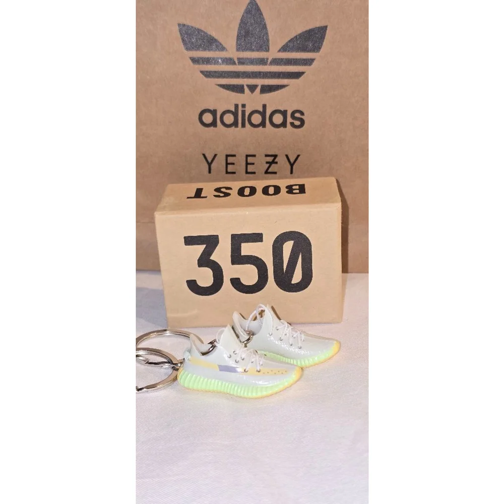 Unisex Sneaker Keychain Set with Box and Bag Light Green One Size